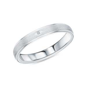 Серебряное обручальное кольцо с бриллиантами