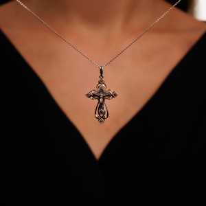 Золотой крестик с бриллиантами природными